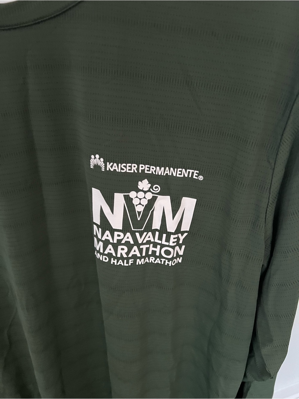 NWOT Napa Valley Marathon Long Sleeve Tee - Olive Green Mens small - Picture 6 of 7
